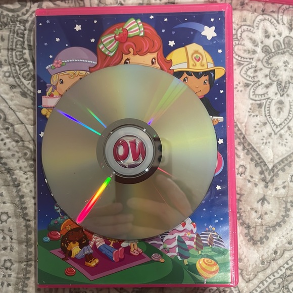 Strawberry shortcake, DVD bundles   ,, DVD ‼️FREE if you add to… - Picture 7 of 8
